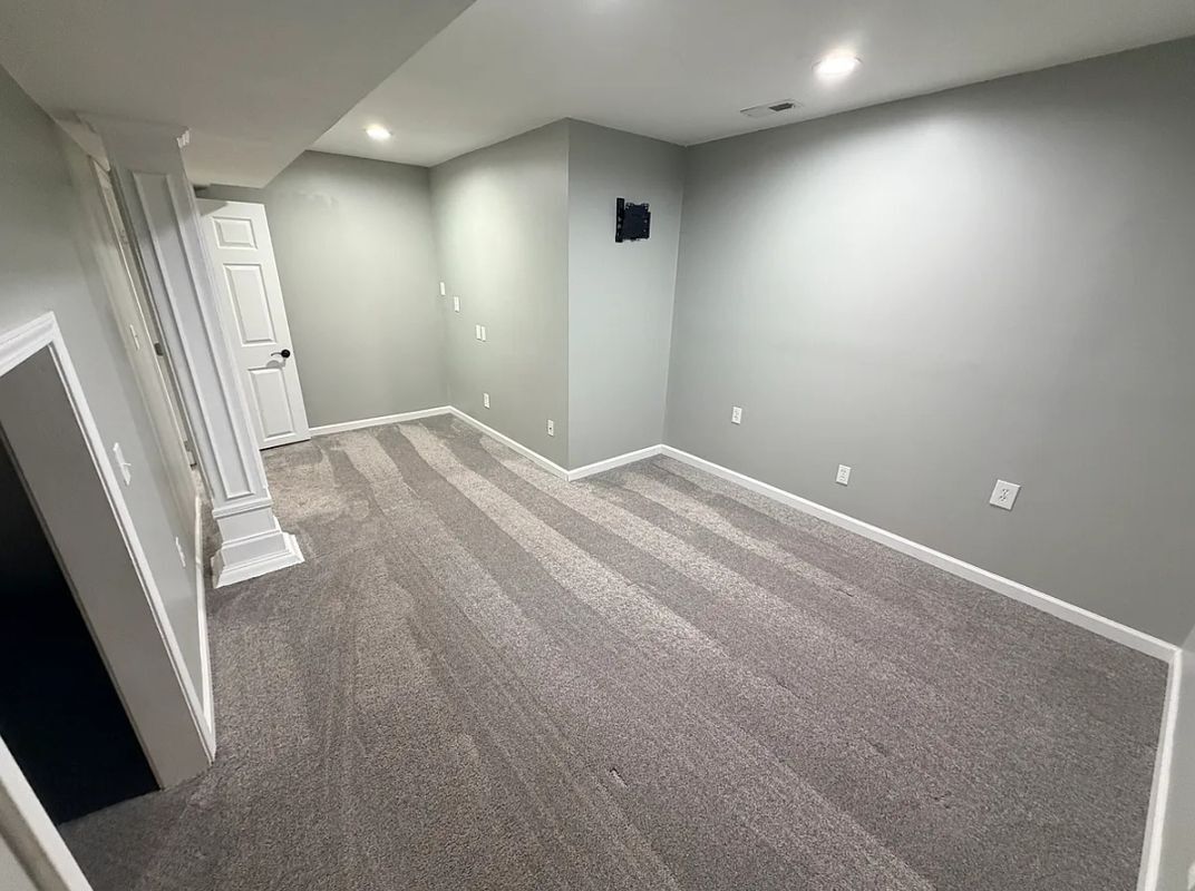 Building Photo - 806 S Fox Rdg Dr