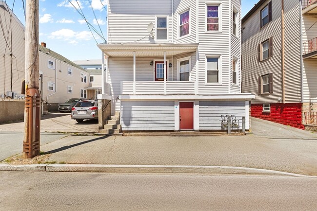 Building Photo - 109 Davis St