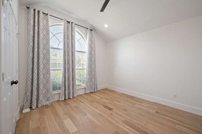 Building Photo - Renovated 4BR, Open Concept, Greenbelt Lot, Keller ISD