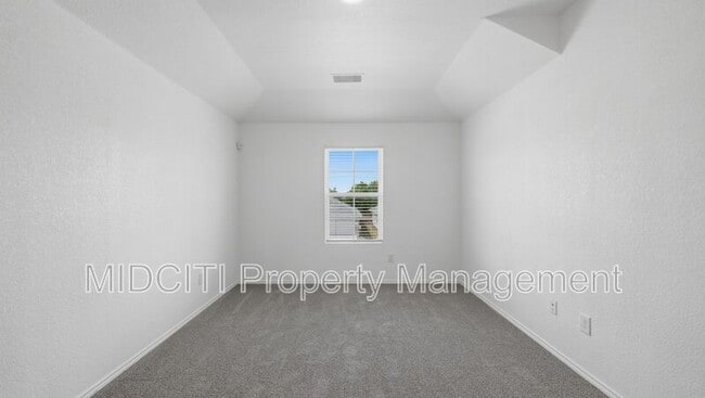 Building Photo - 255 Granary Dr