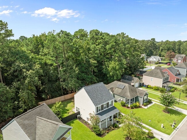 Building Photo - Charming Summerville Rental