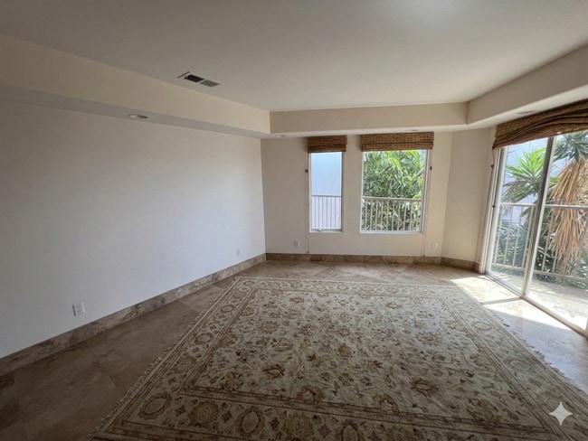 Building Photo - 3802 Riviera Dr