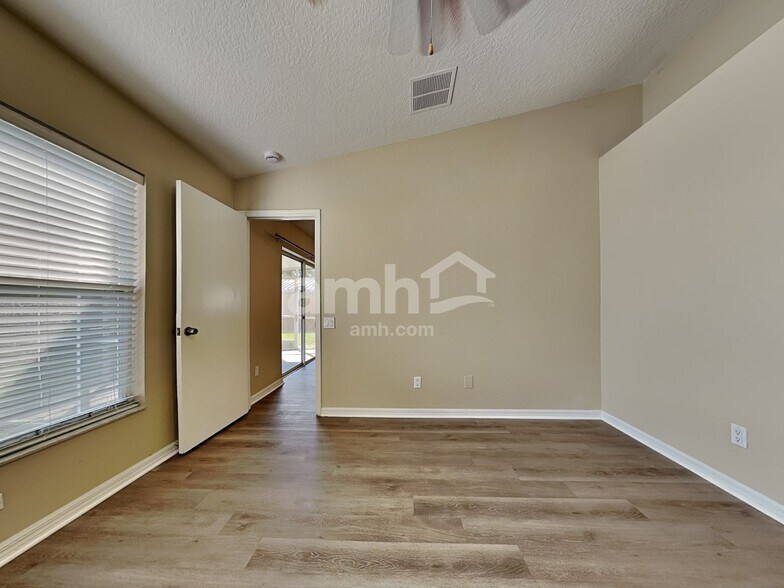 Building Photo - 29812 Morningmist Dr