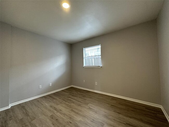 Building Photo - 5720 Pinon Vista Dr