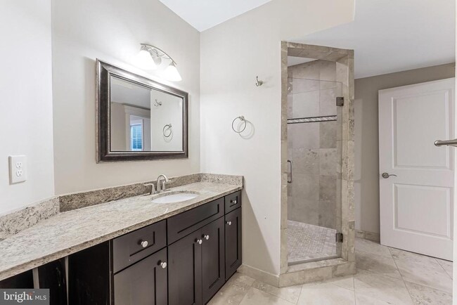 Building Photo - 829 Golden Arrow St