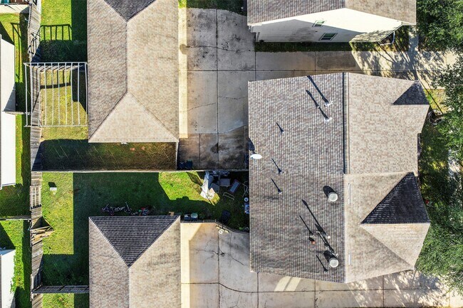 Building Photo - 9623 Gorman Brook Dr