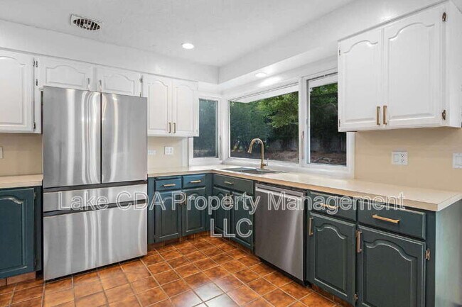 Building Photo - 203 N Bruce Dr