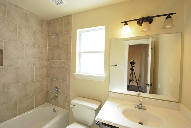 Building Photo - 5513 Ignacio Frias Dr
