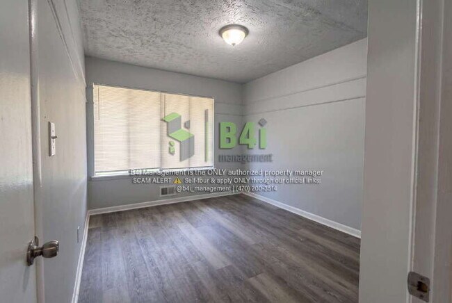 Building Photo - 716 Dunaire Way