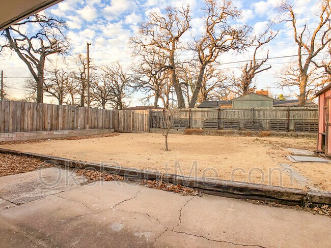 Building Photo - 7009 NW 25th St