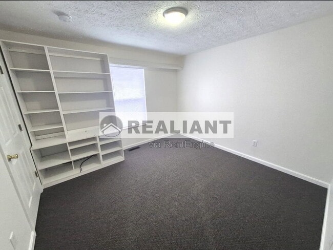 Building Photo - 4348 Beechgrove Dr