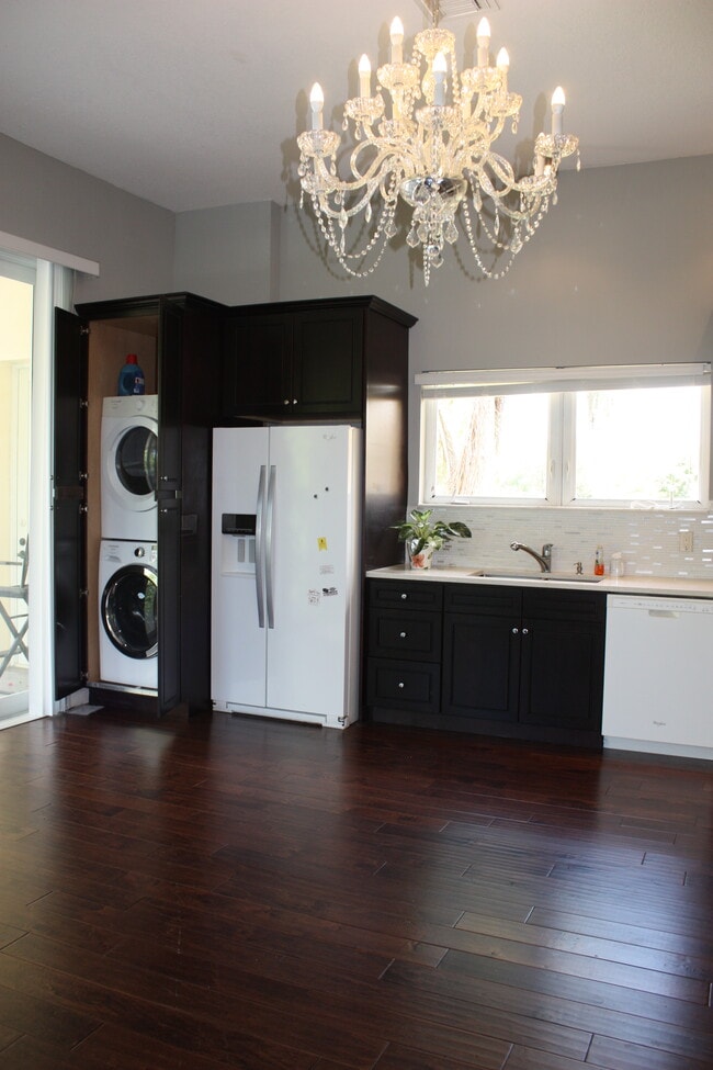 Building Photo - 5862 Homeland Rd