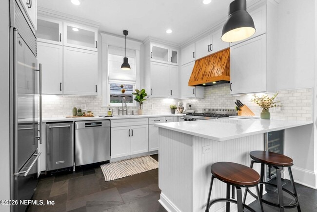 Building Photo - 4236 Melrose Ave