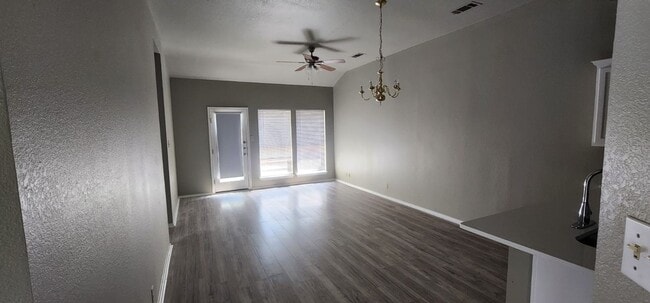 Building Photo - 1217 Armadillo Rd