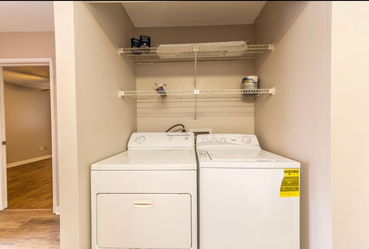 Washer and Dryer Included - 913 St Landry St