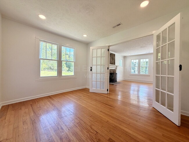 Building Photo - 14023 Mt Tabor Rd