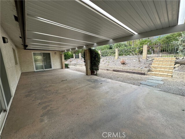 Building Photo - 9388 Valley View St