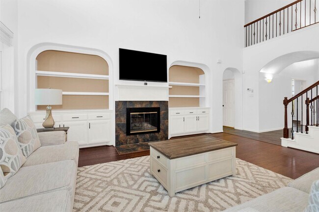 Building Photo - 2944 Auburn Woods Dr