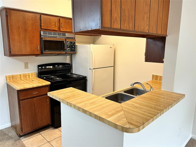 Building Photo - 8801 Hammerly Blvd