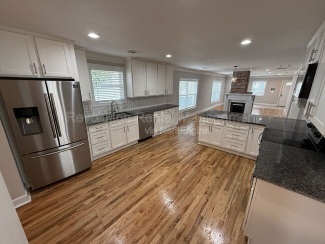 Building Photo - 40 Booker St NW