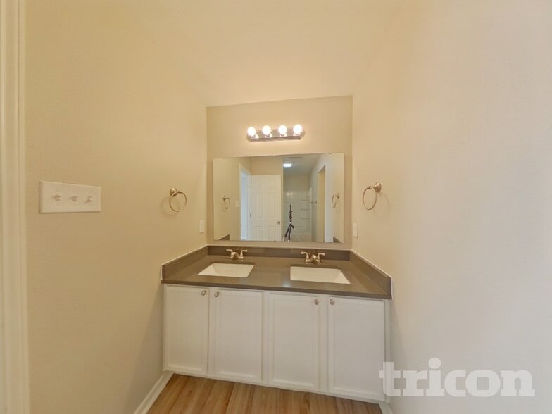 Building Photo - 7320 Mitzi Deborah Dr