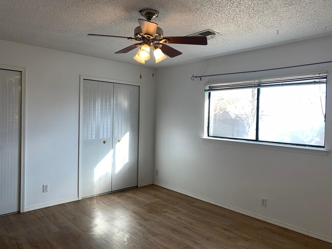 Building Photo - 12204 Baja Dr NE