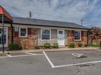 Building Photo - 5804 Cedars E Ct