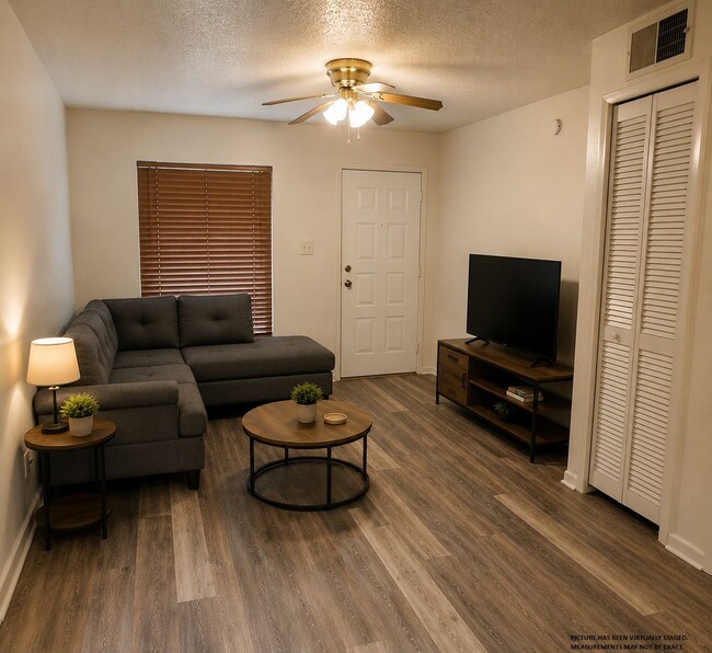 Building Photo - Southbrooke condo