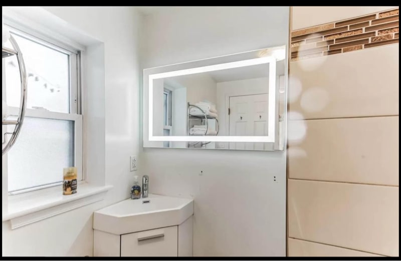 Building Photo - 5527 Pulaski Ave