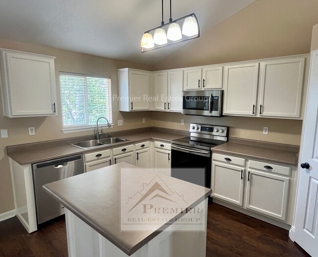 Building Photo - 6403 La Plata Peak Dr