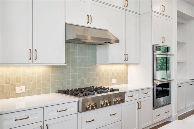 Building Photo - 2042 Juliette Ave