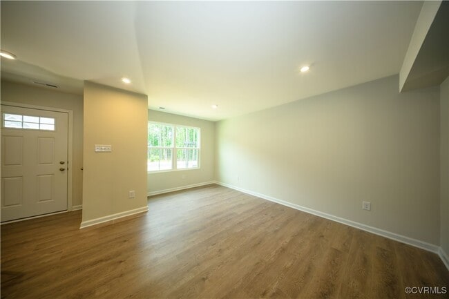 Building Photo - 1121 Canterbury Rdg Rd