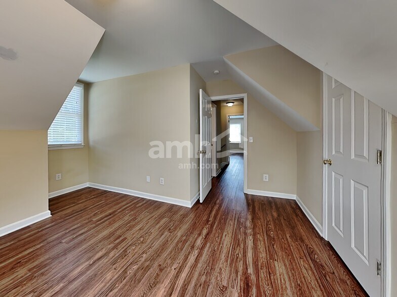 Building Photo - 5433 Whitley Way
