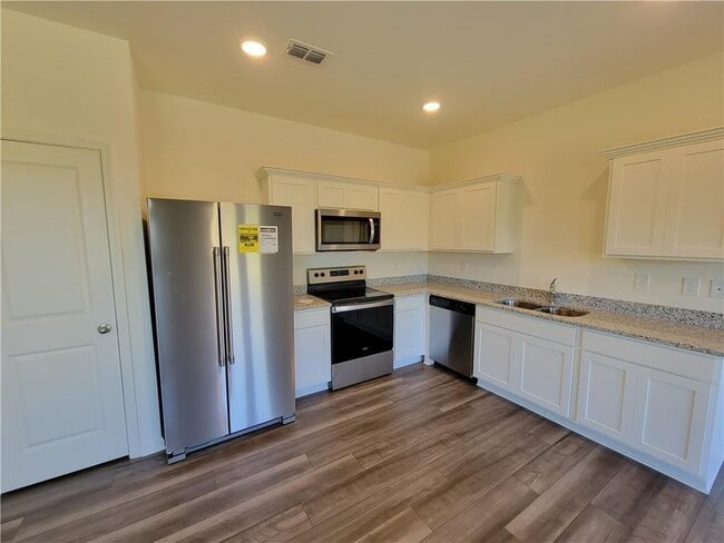 Building Photo - 209 Swindon Dr