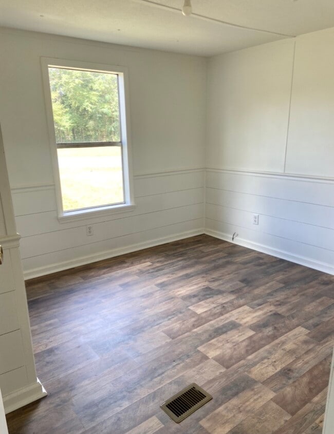 Building Photo - 600 Congress St