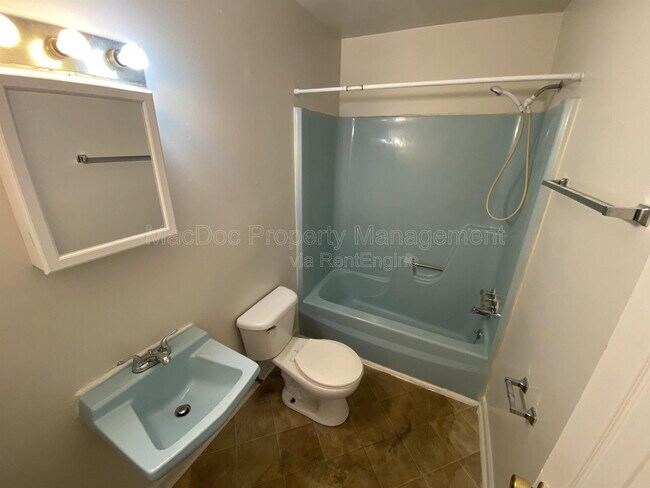 Building Photo - 400 Rann Ct