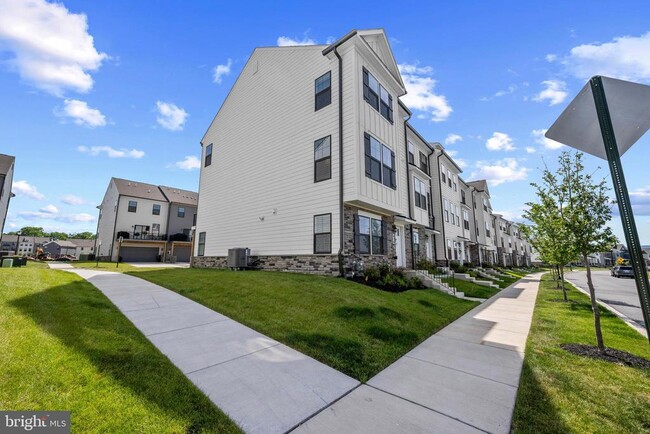 Building Photo - 434 Herringbone Wy