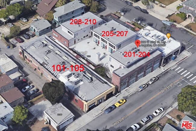 Building Photo - 922 W 23rd St