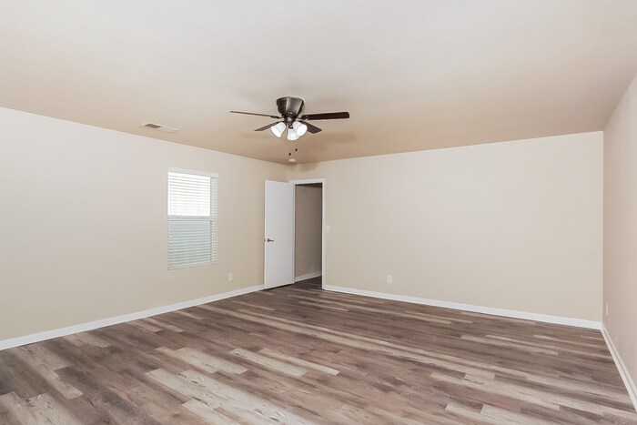 Building Photo - 203 Whitestone Dr NE