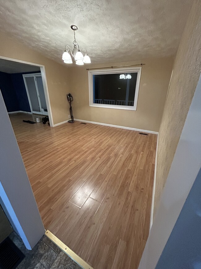 Dining room - 821 Baier St