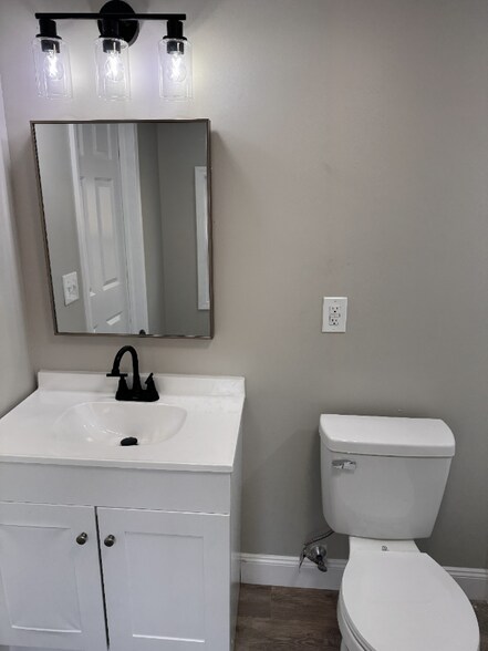 Building Photo - 296 Summer St