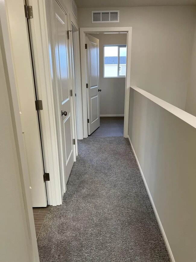 Building Photo - Enormous Two-Story Home- Available January 9th