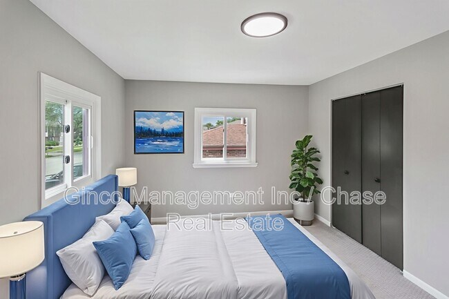 Building Photo - 242 S Harper Ave