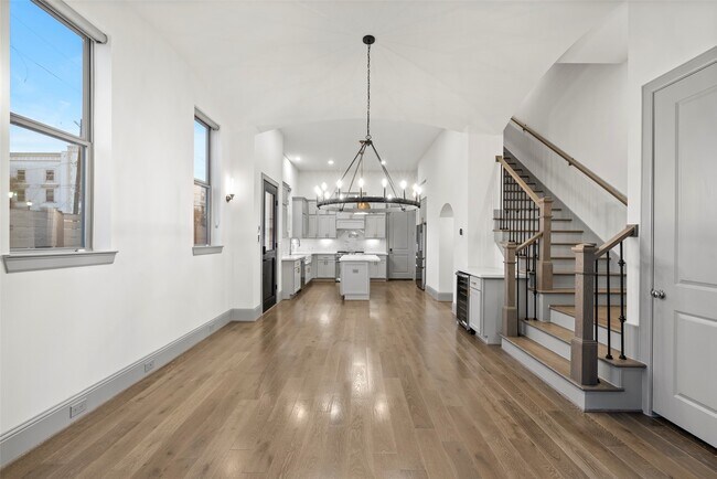 Building Photo - 1719 Holman St
