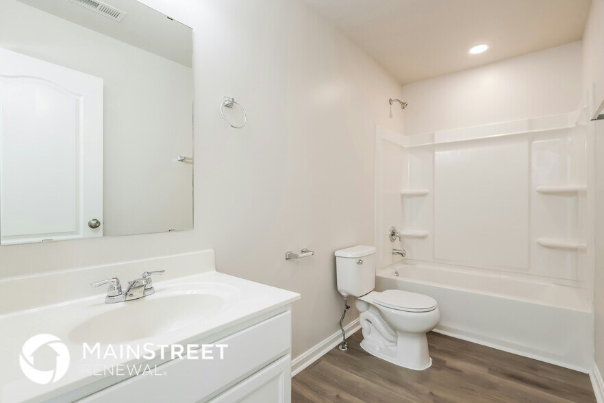 Building Photo - 6797 Brittany Oak Dr