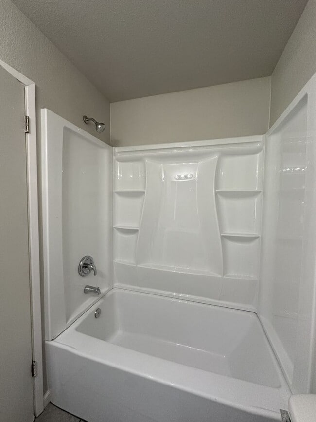 Building Photo - 3 bed 2 bath Cozy Home!