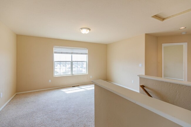 Building Photo - Beautiful Two Story House