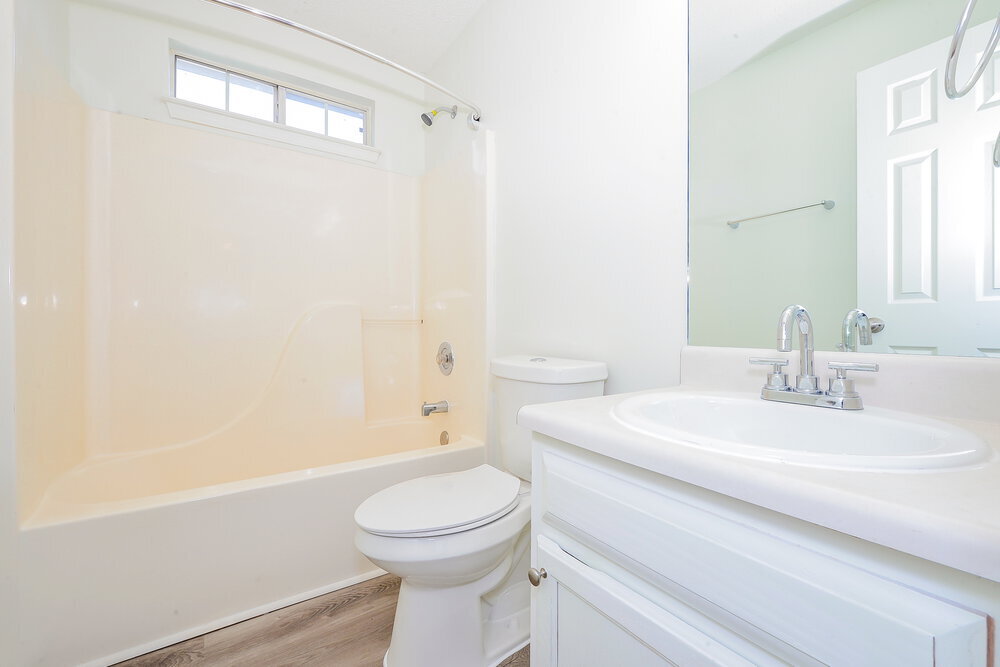 Building Photo - 709 Village Overlook