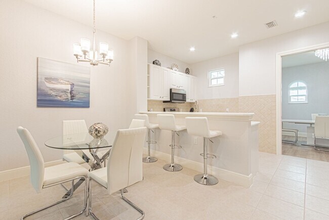 Building Photo - Seasonal Fully Furnished Luxury Home in Fiddler's Creek - AVAIL NOW