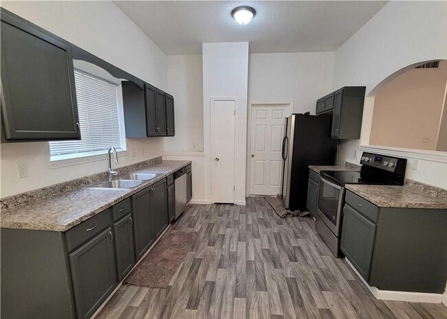 Building Photo - Upgraded 3 bedroom 2 bathroom home!  HOUSI...